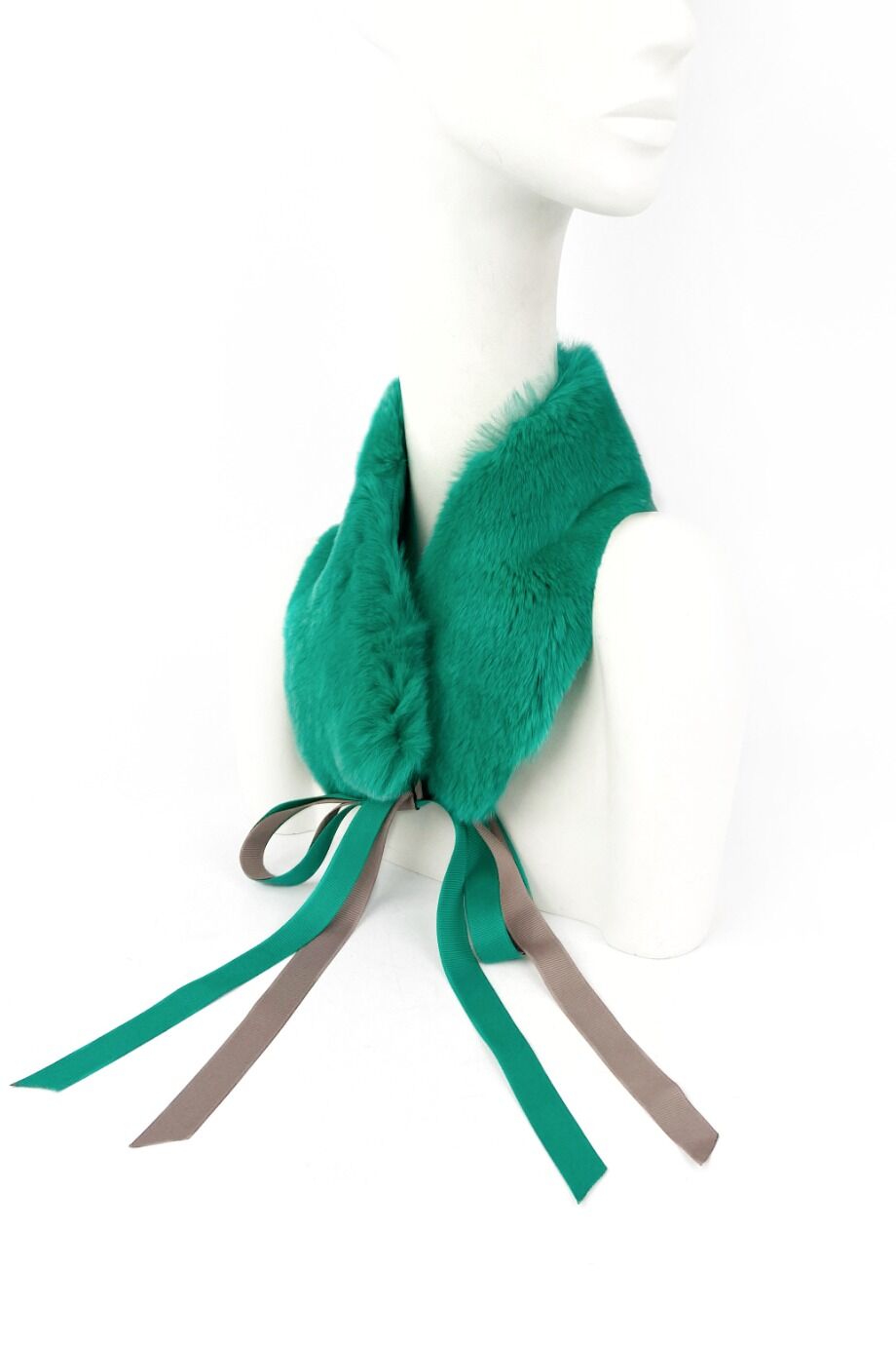 image 1 Меховой воротничок зеленого цвета на лентах