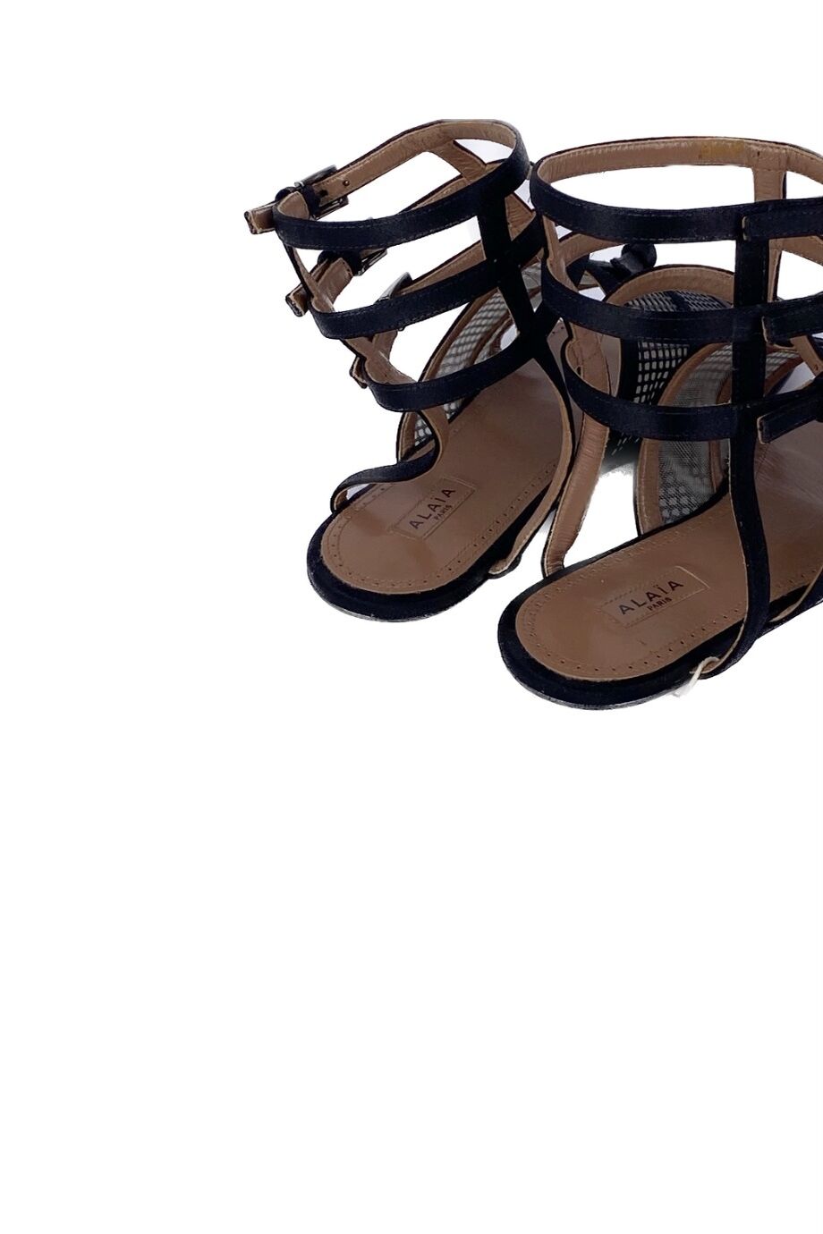 image 4 Атласные сандалии черного цвета с ремешками