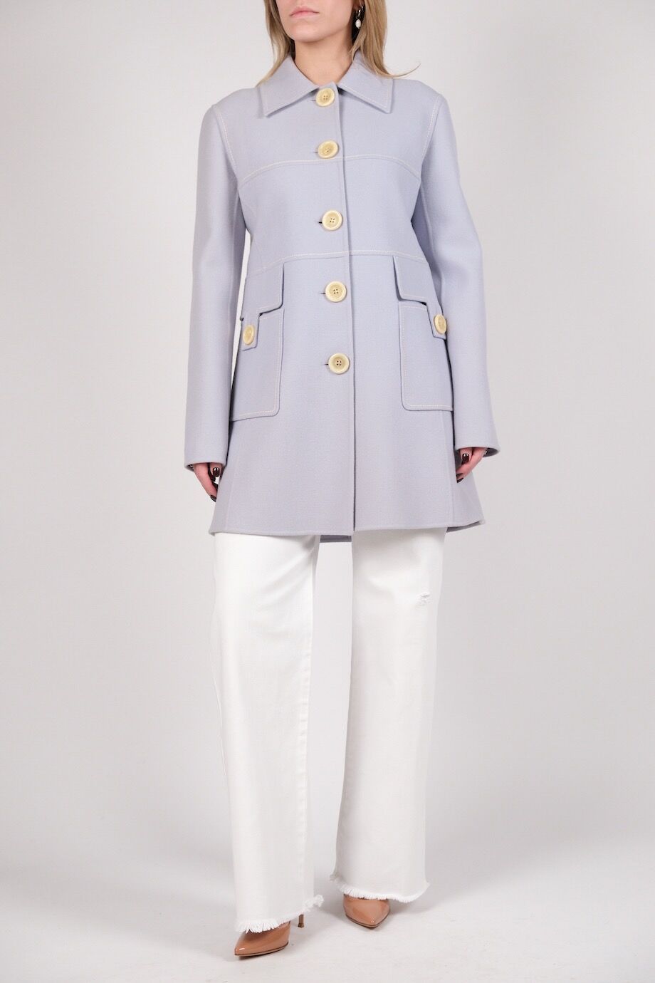 image 1 Пальто голубого цвета с накладными карманами