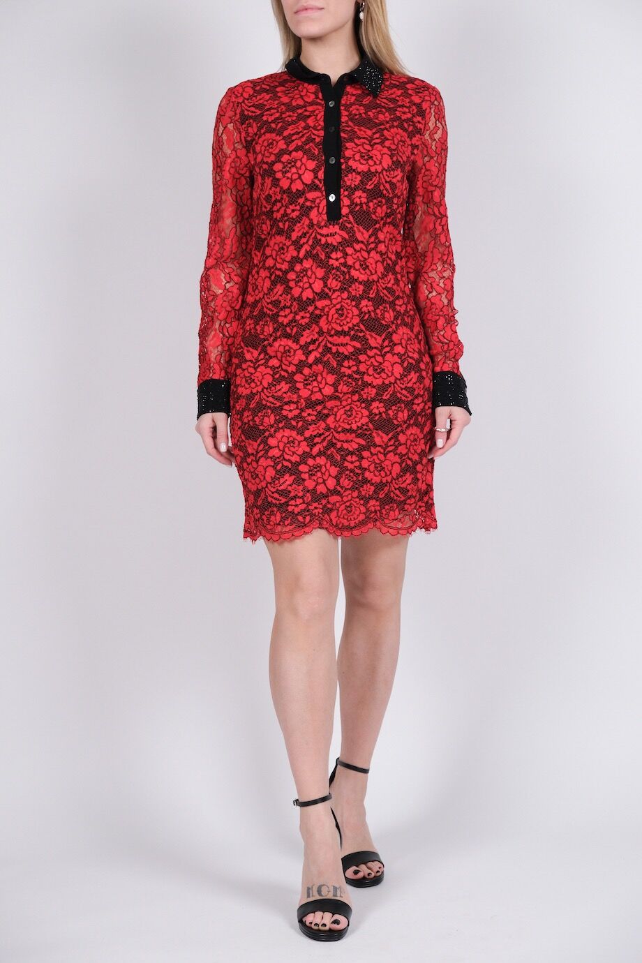 image 1 Платье из красного кружева с черным воротничком