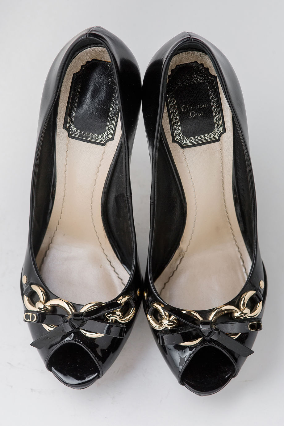 image 7 Лаковые туфли черного цвета с открытым носиком