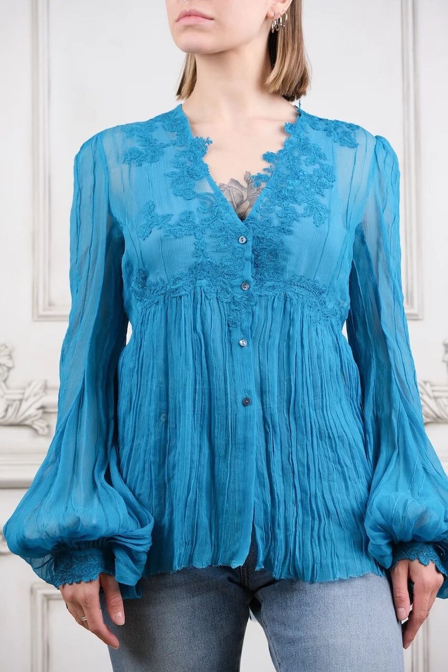image 1 Шелковая блуза с кружевным декором