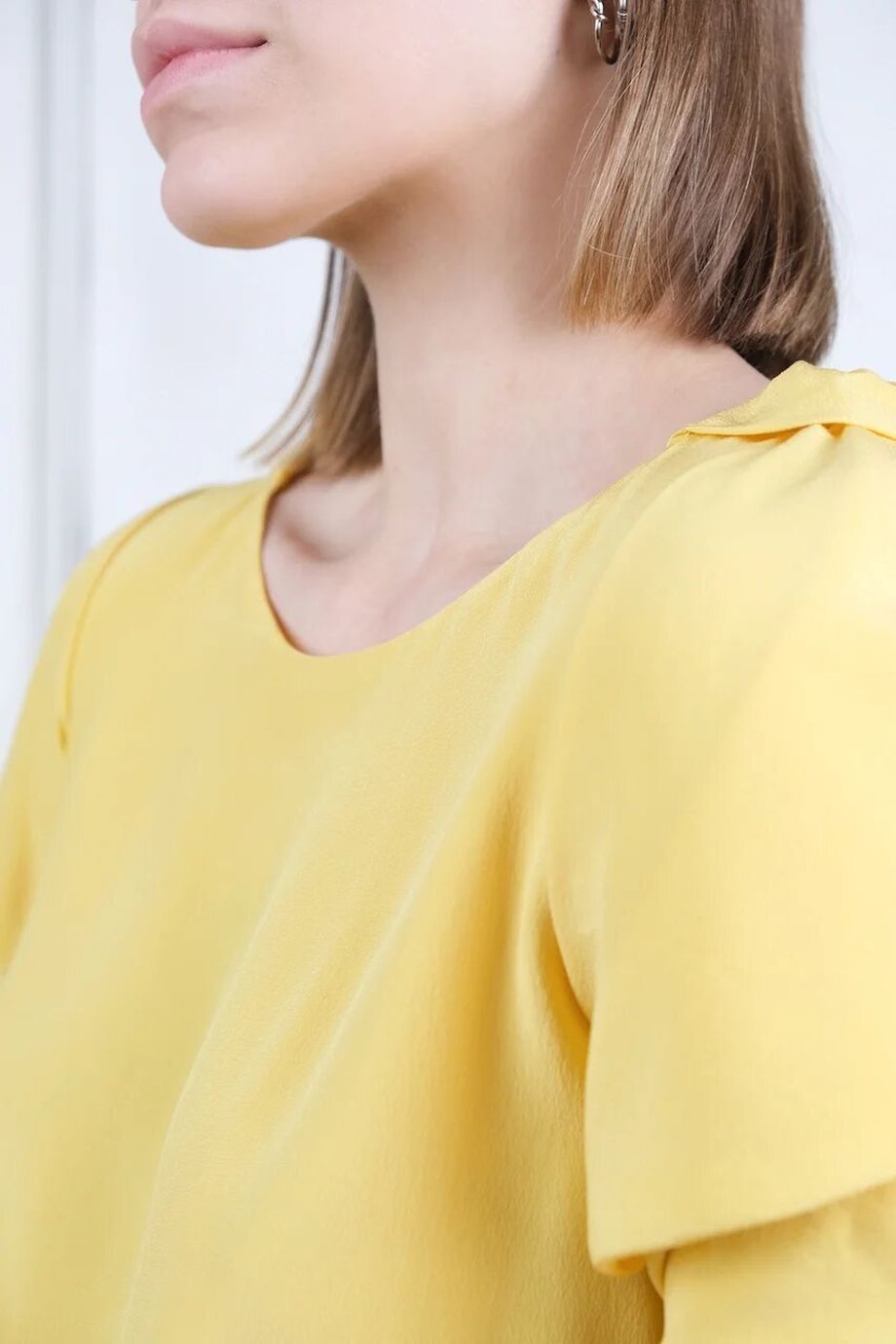 image 4 Платье с коротким рукавом желтого цвета