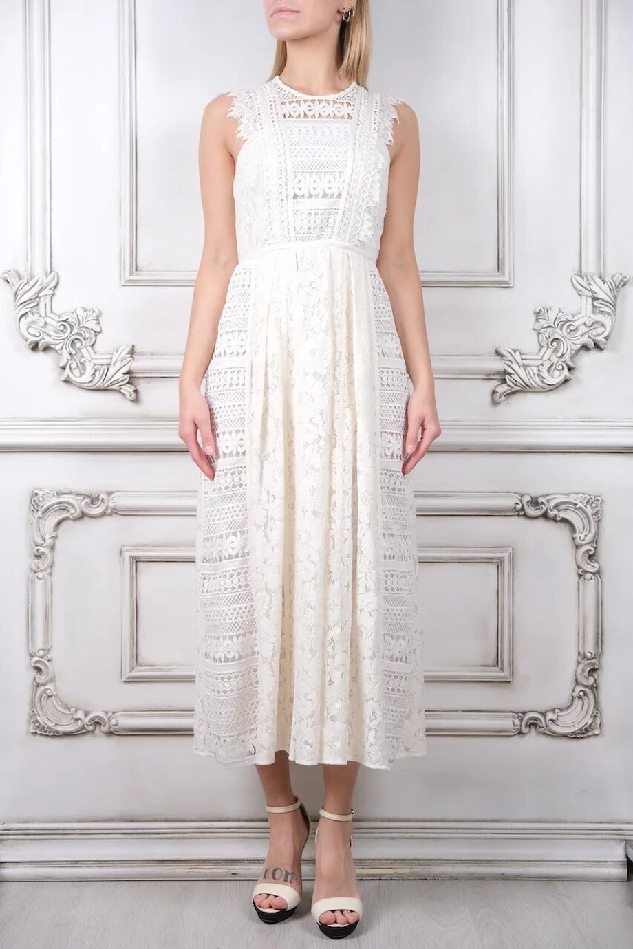 image 1 Кружевное платье белого цвета без рукавов