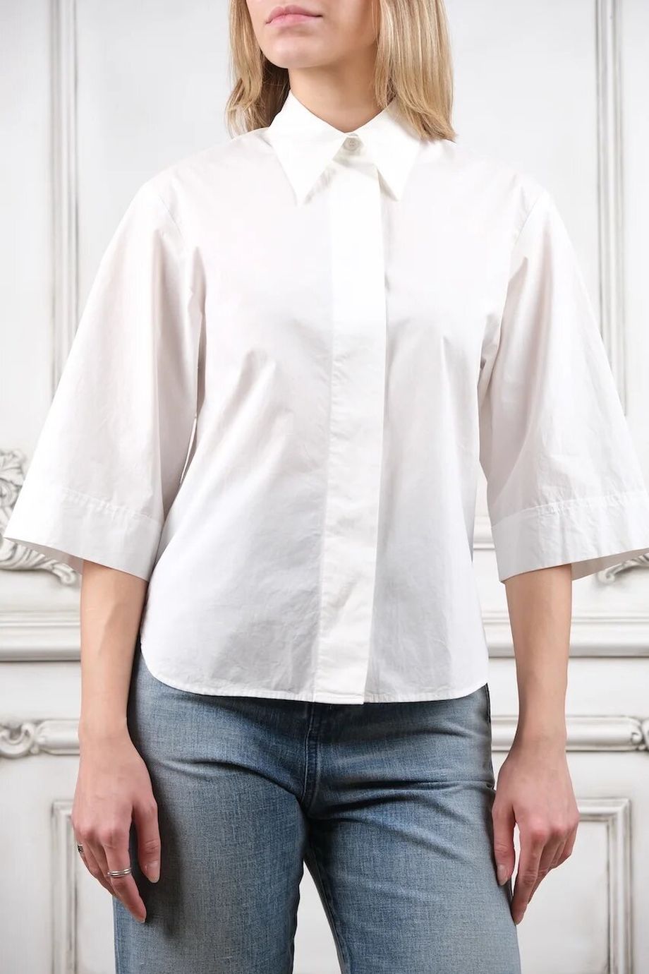 image 1 Рубашка белого цвета с укороченным рукавом