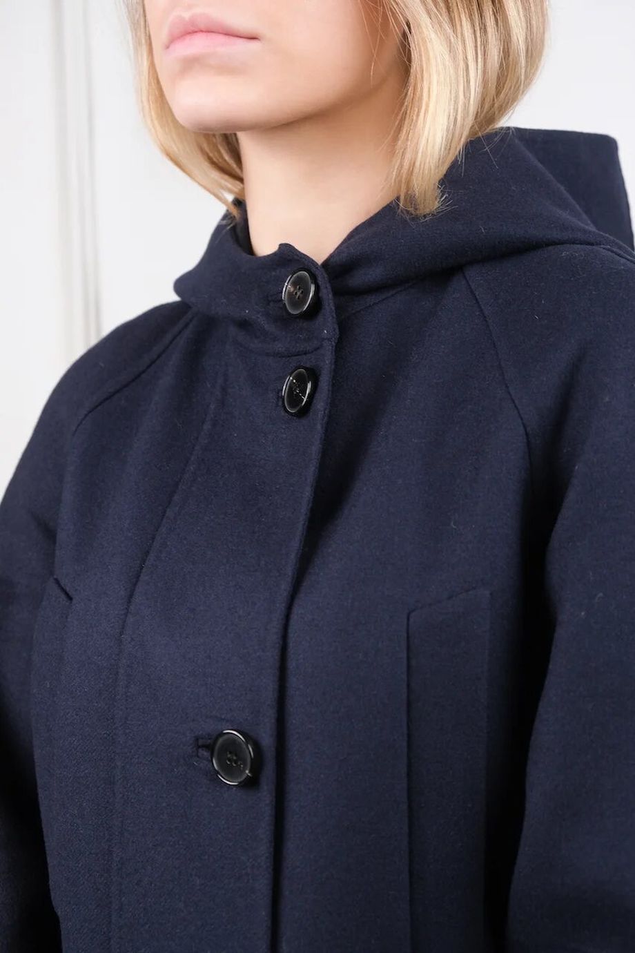 image 4 Пальто темно-синего цвета с капюшоном