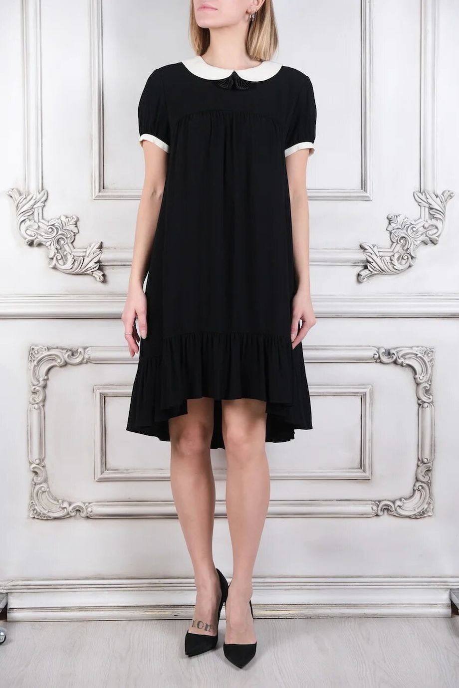image 1 Платье черного цвета с коротким рукавом с белым воротничком