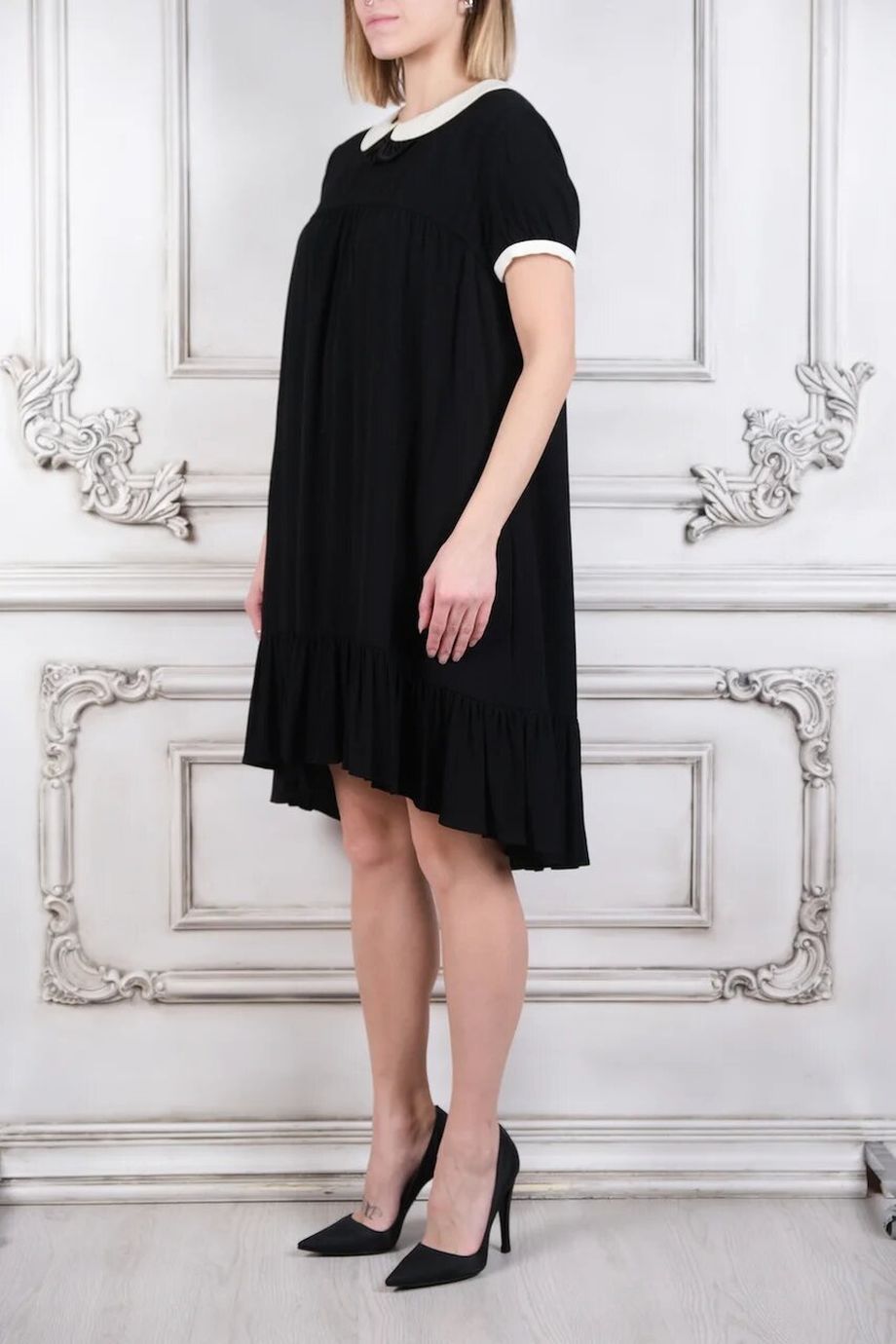 image 3 Платье черного цвета с коротким рукавом с белым воротничком