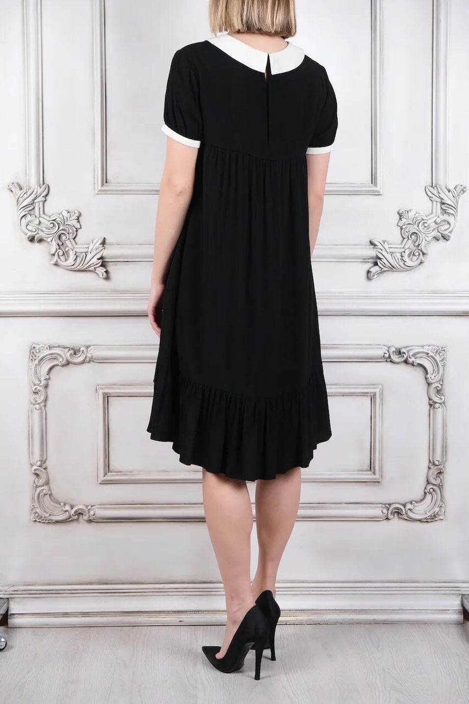 image 4 Платье черного цвета с коротким рукавом с белым воротничком