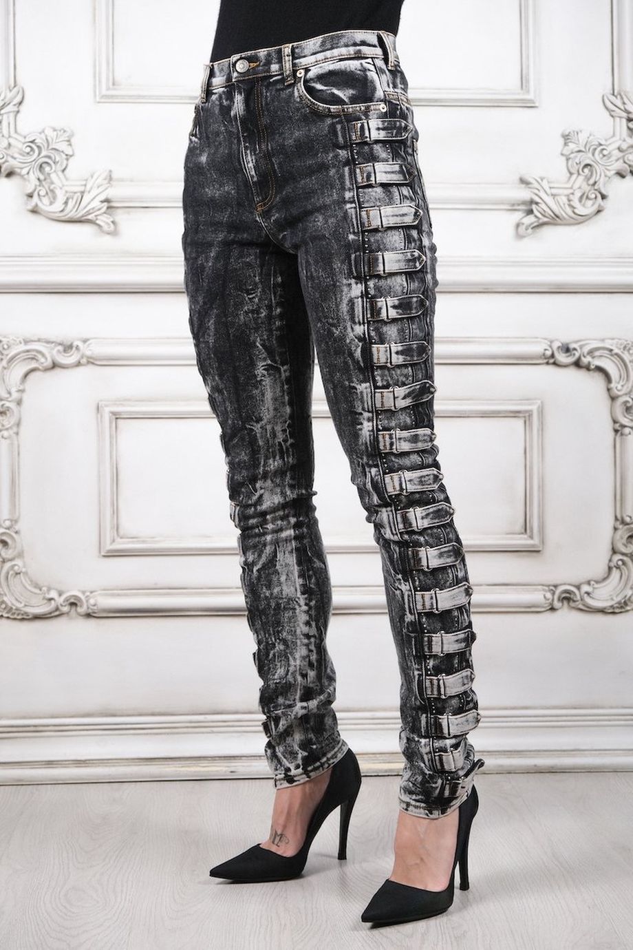 image 3 Серые джинсы с ремнями