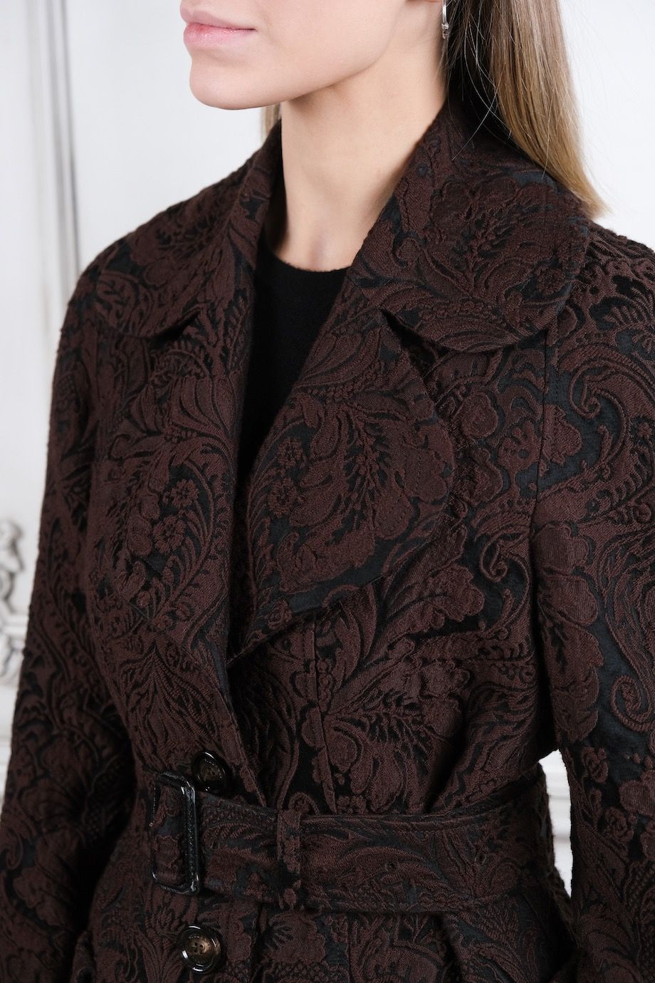 image 4 Пальто коричневого цвета с поясом