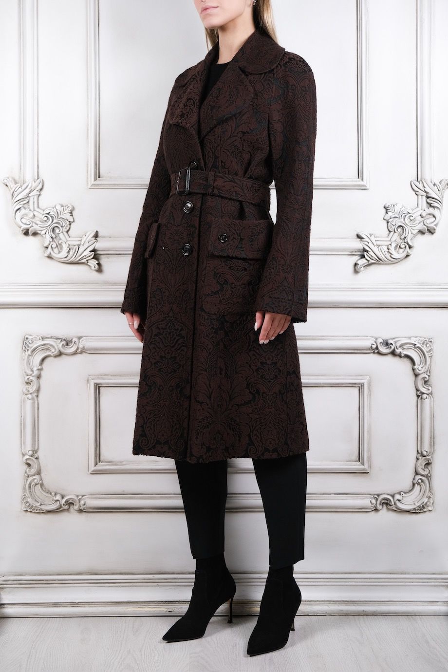 image 2 Пальто коричневого цвета с поясом