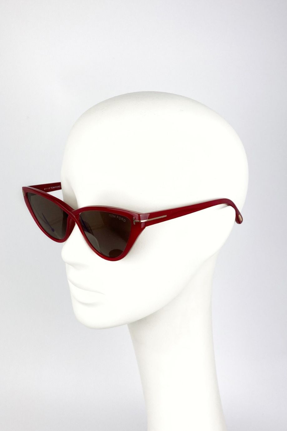 image 3 Солнцезащитные очки в красной пластиковой оправе