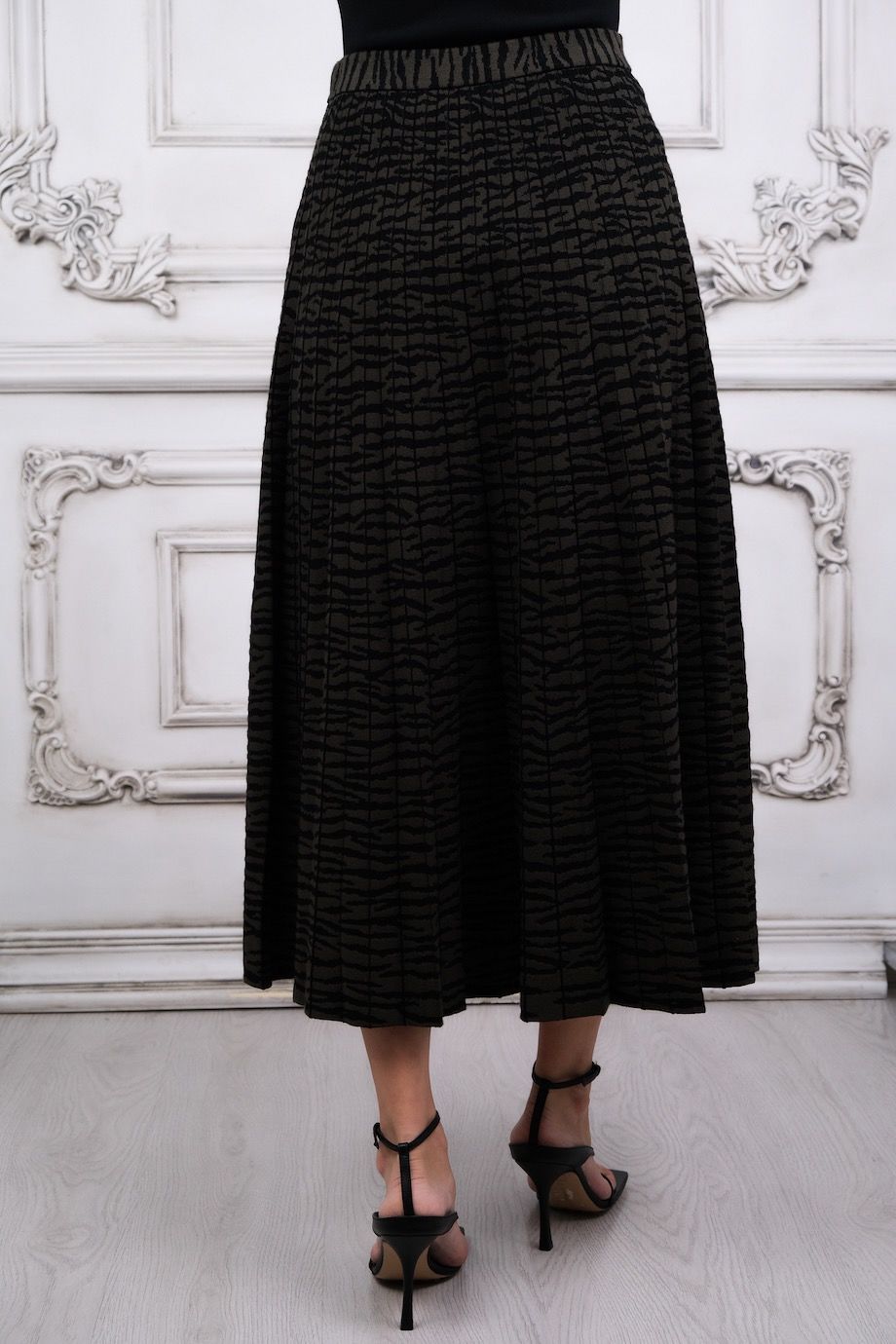 image 4 Трикотажная юбка цвета хаки с принтом