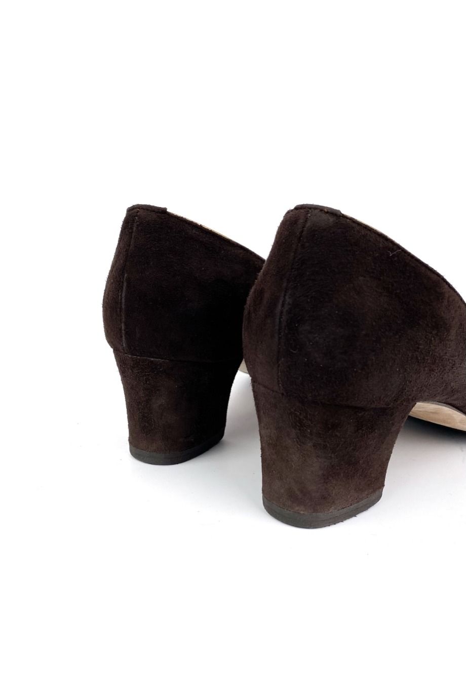 image 4 Туфли из замши коричневого цвета с декором на носке