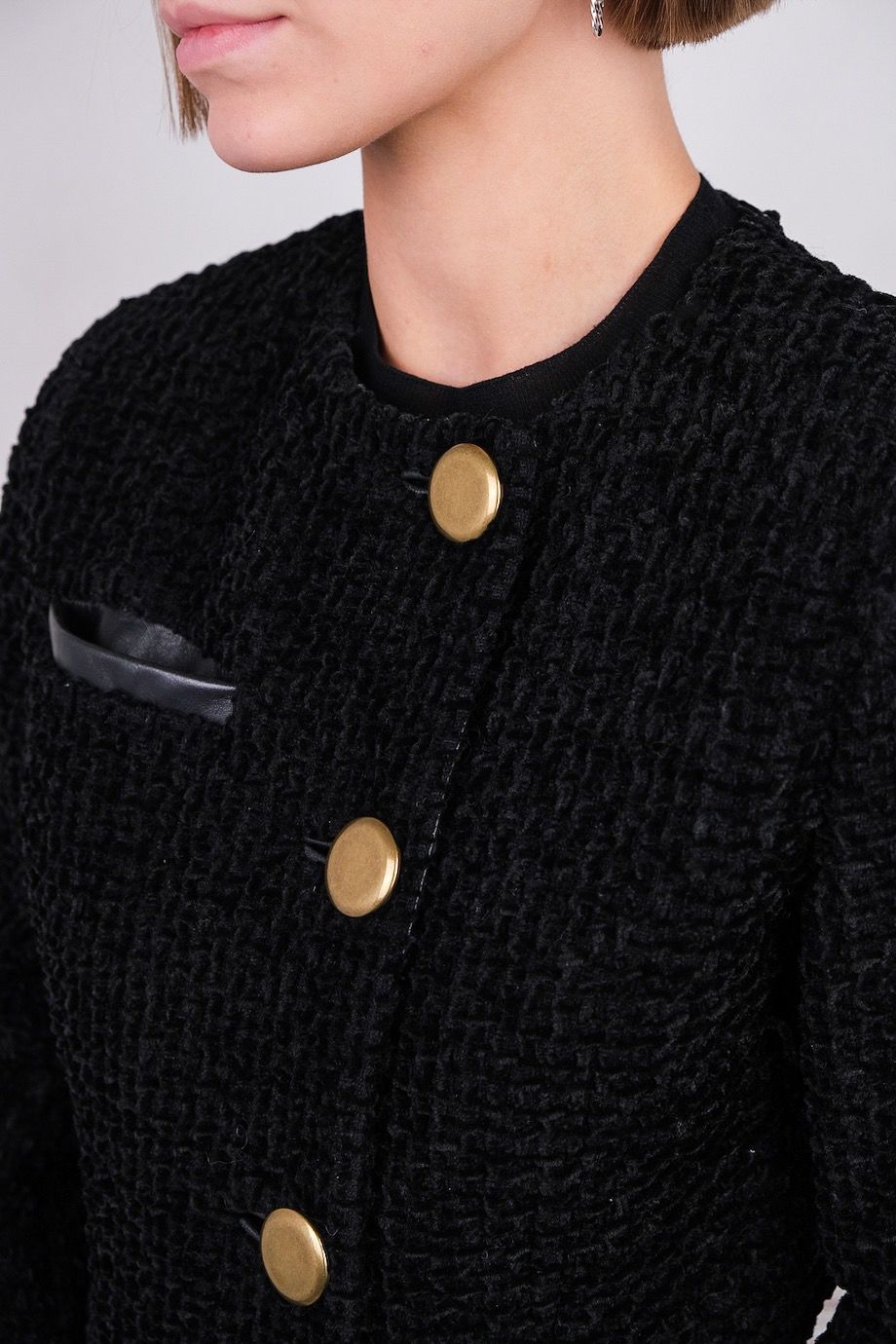 image 4 Пальто чёрного цвета с крупными пуговицами