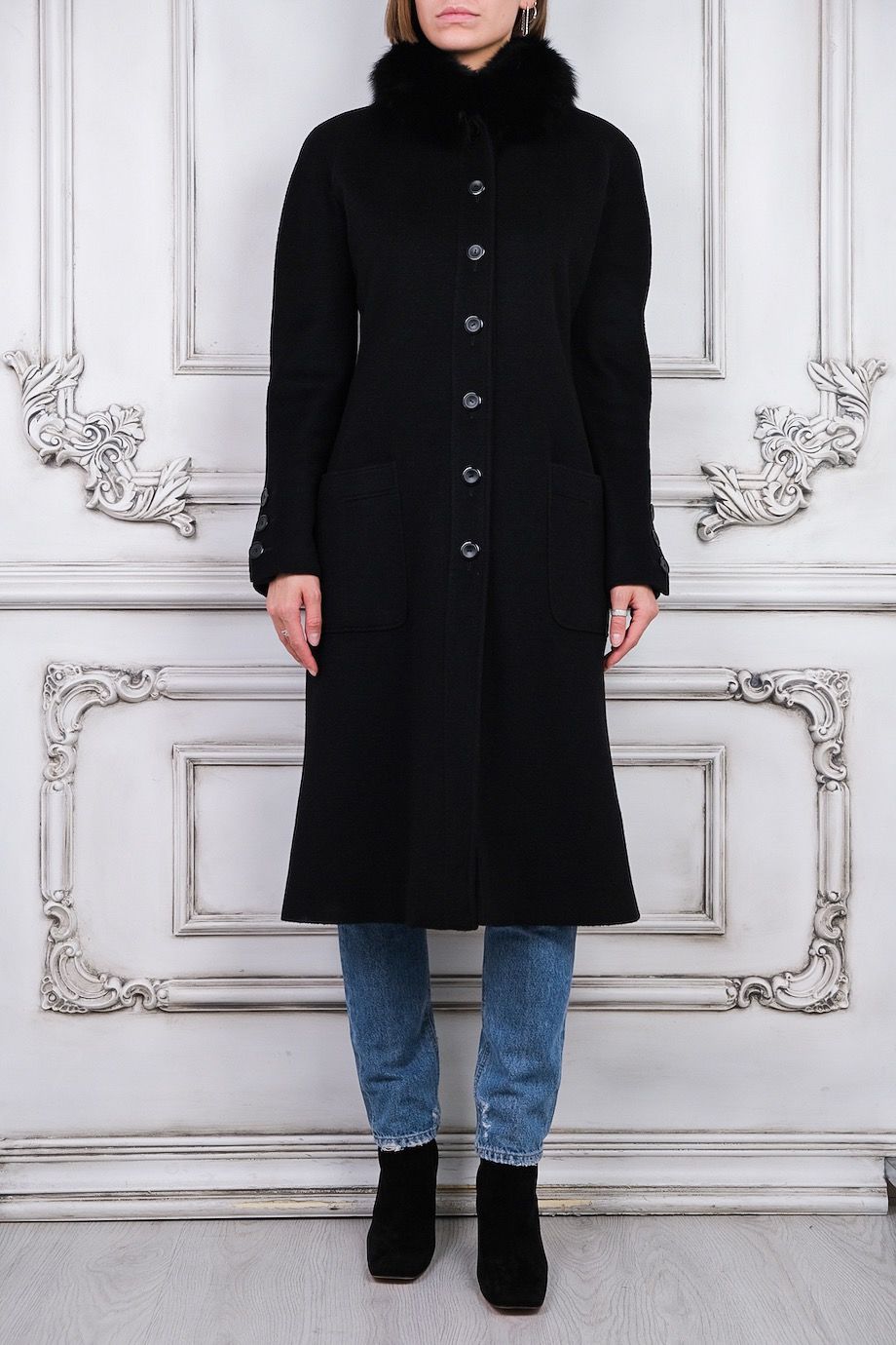 image 1 Кашемировое пальто черного цвета с меховым воротом