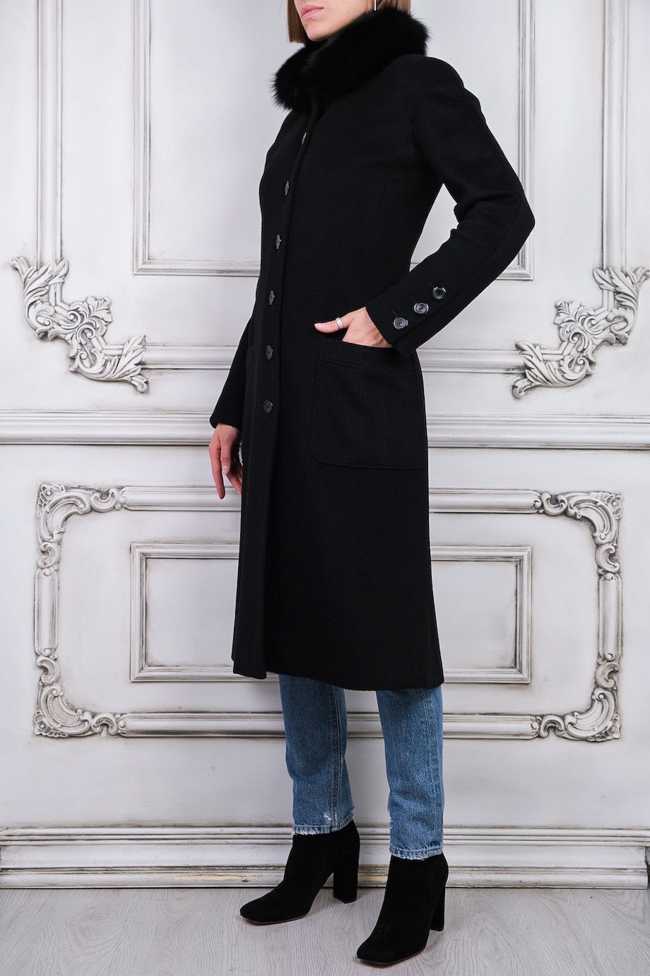 image 2 Кашемировое пальто черного цвета с меховым воротом