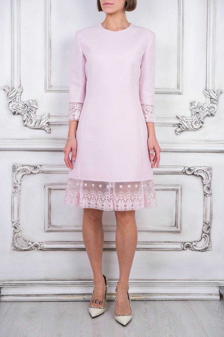 image 1 Платье розового цвета с кружевом на манжетах и подоле