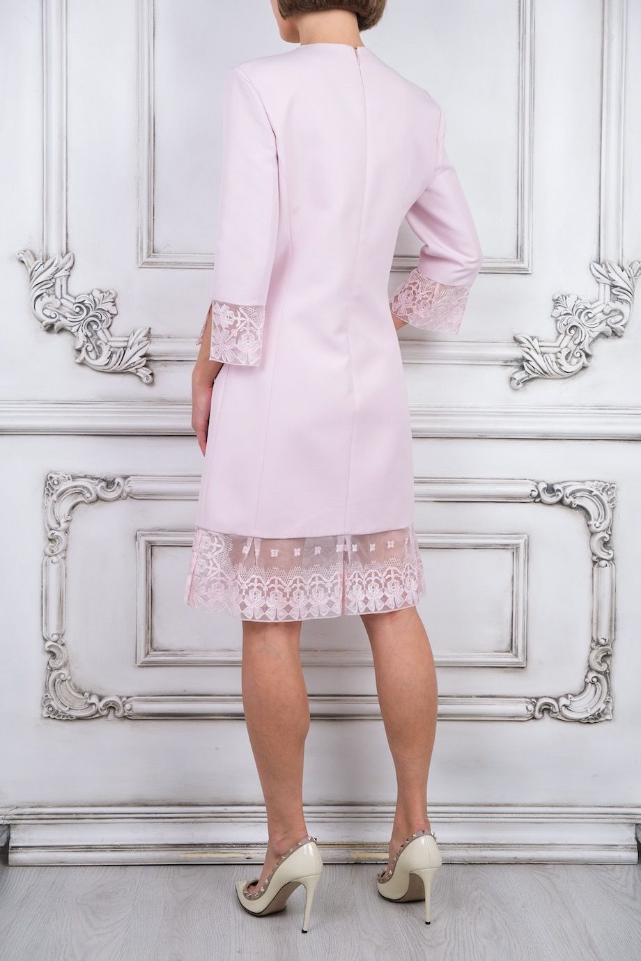image 3 Платье розового цвета с кружевом на манжетах и подоле