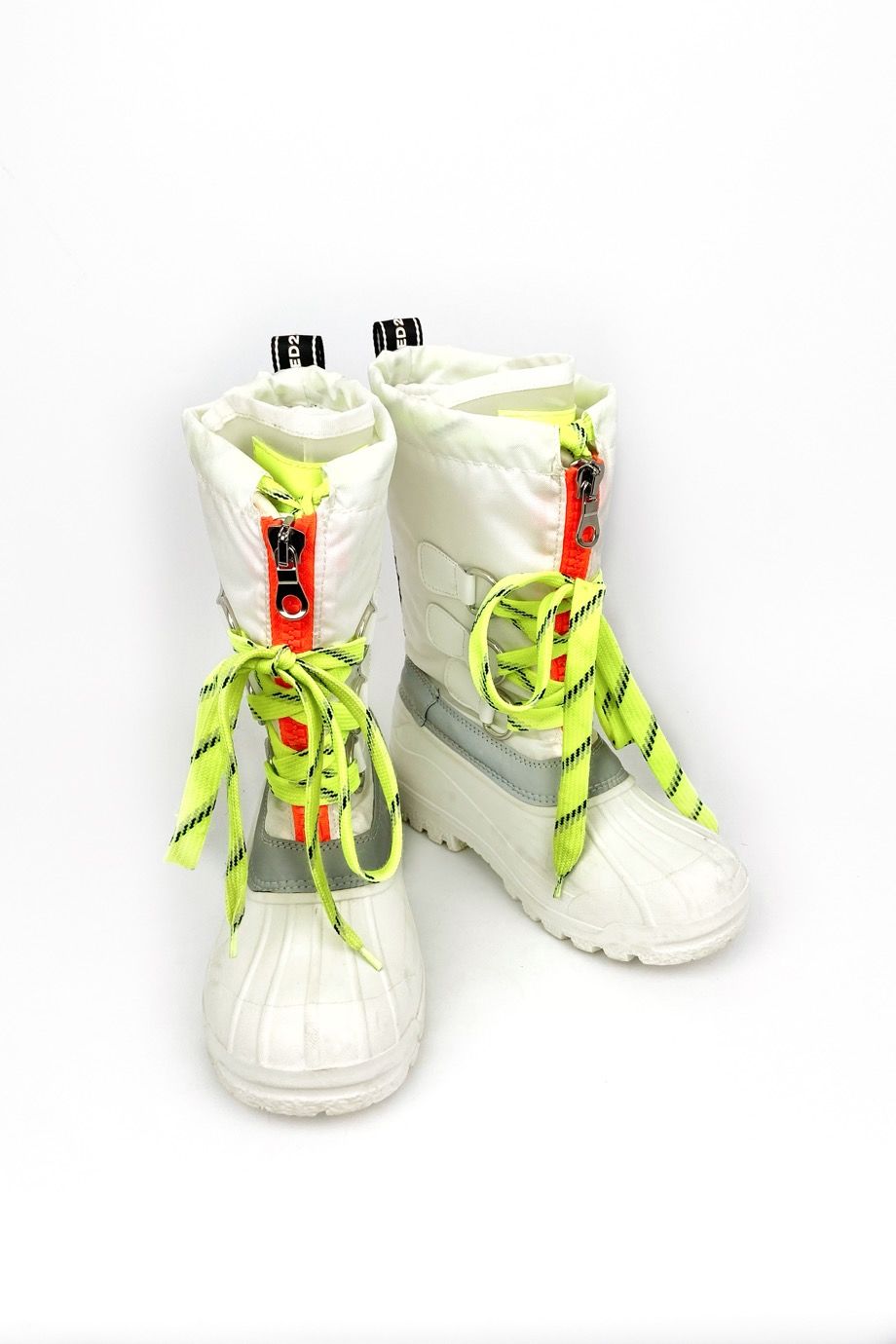 image 2 Сапоги-луноходы белого цвета со шнуровкой