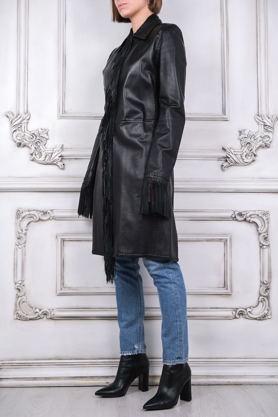 image 2 Кожаное пальто с бахромой чёрного цвета