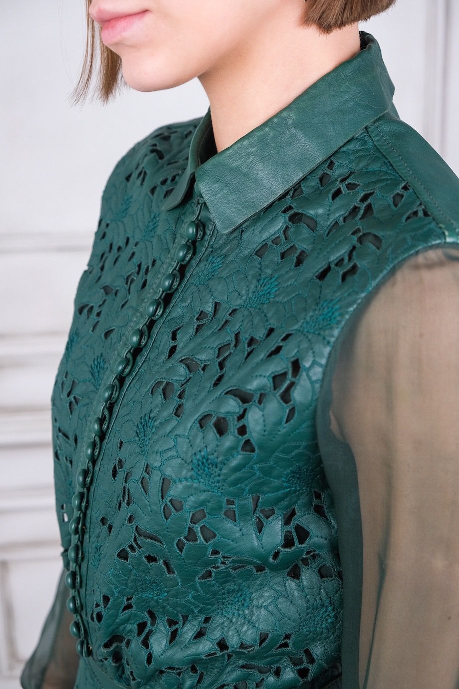 image 4 Кожаное платье зелёного цвета с шелковыми рукавами