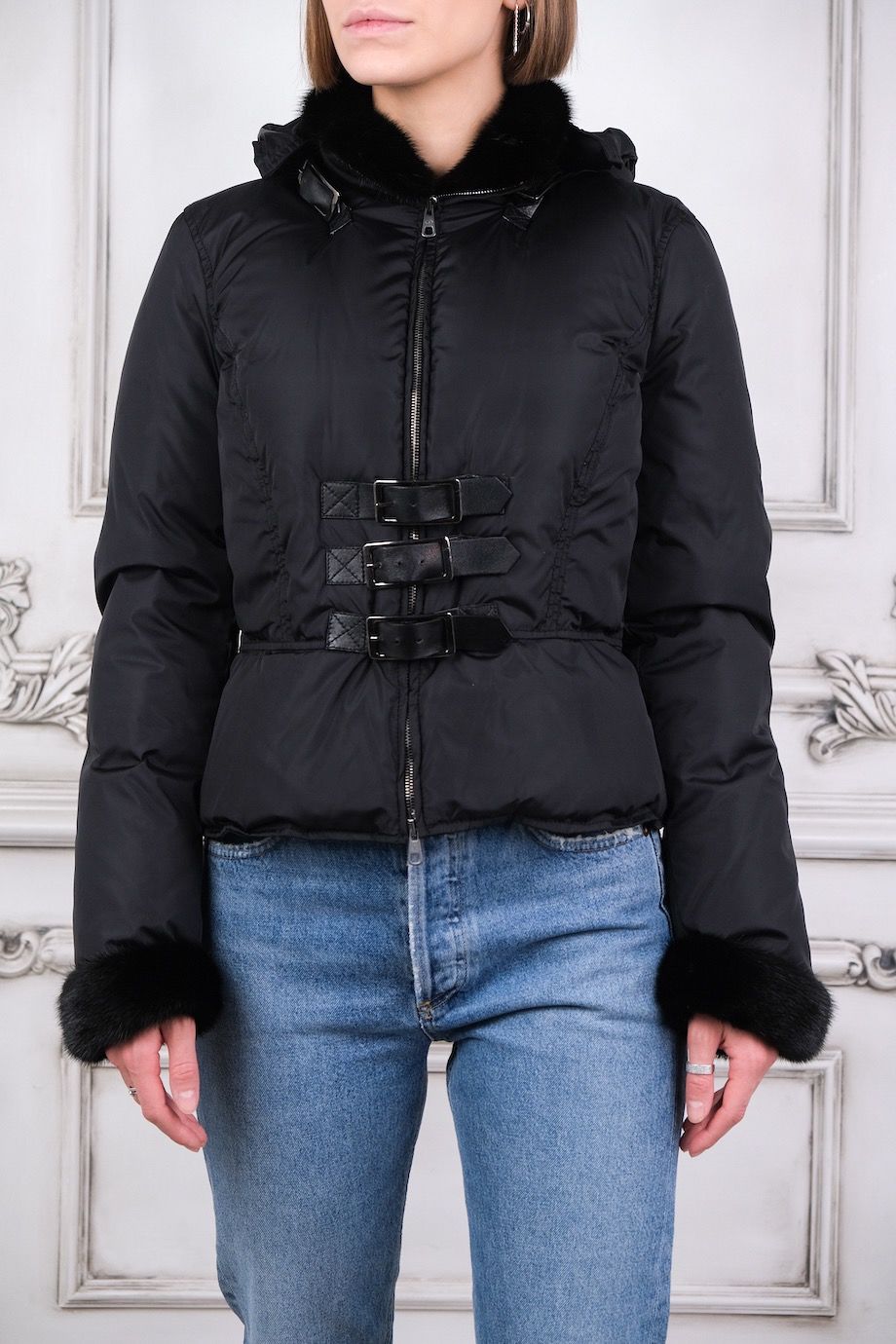 image 1 Куртка чёрного цвета с меховым воротником и манжетами