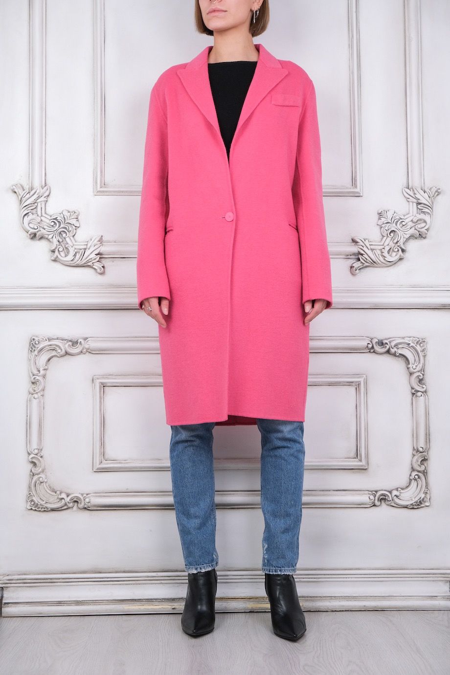 image 1 Пальто розового цвета на пуговице