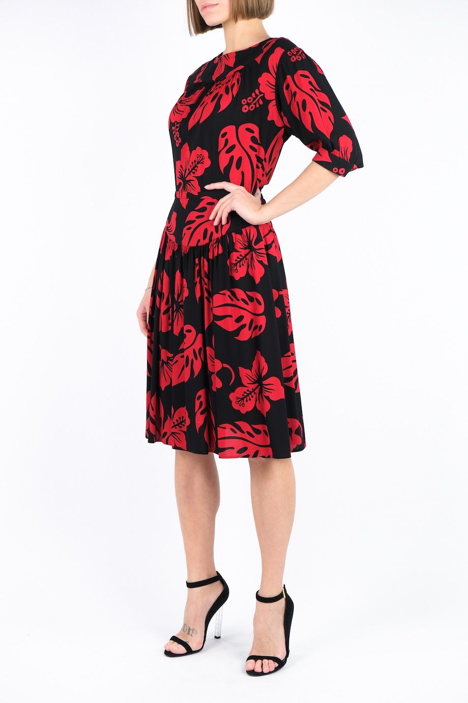 image 2 Платье черного цвета с красным цветочным принтом