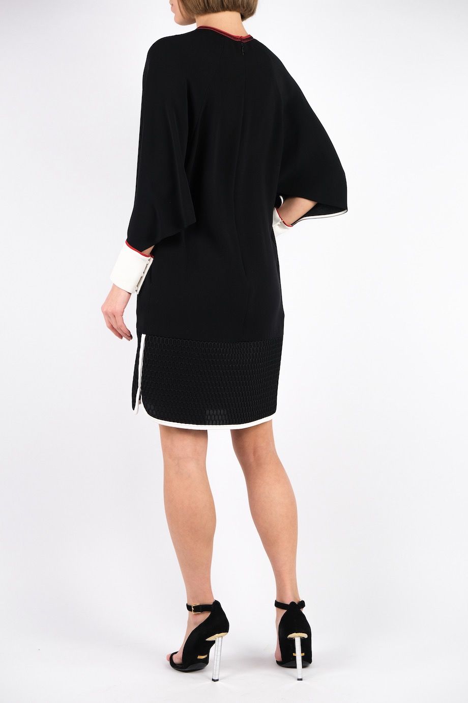 image 3 Шелковое платье черного цвета с принтом на груди
