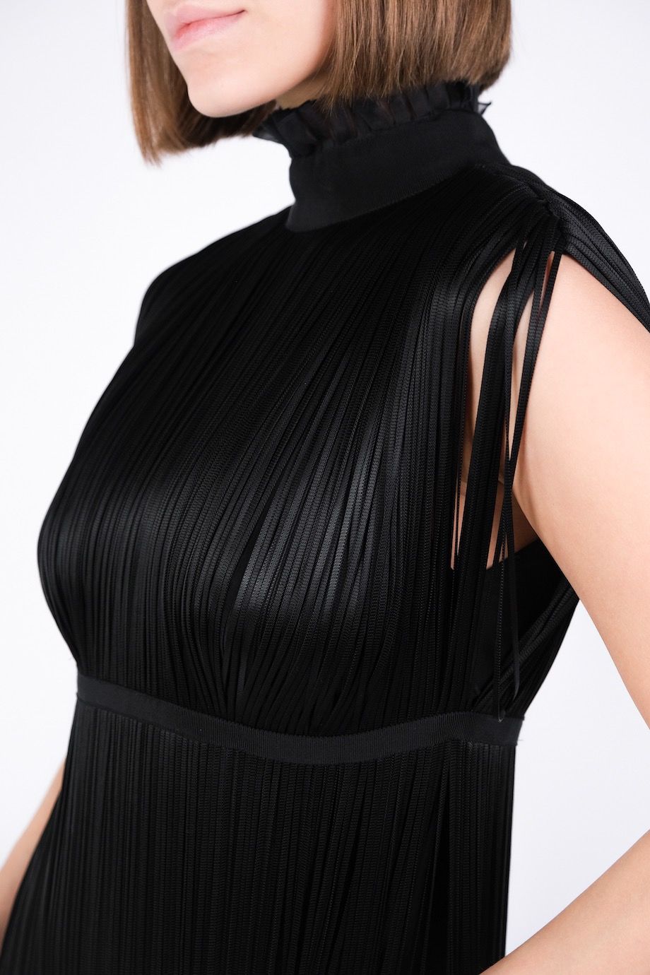 image 5 Платье без рукавов чёрного цвета с бахромой
