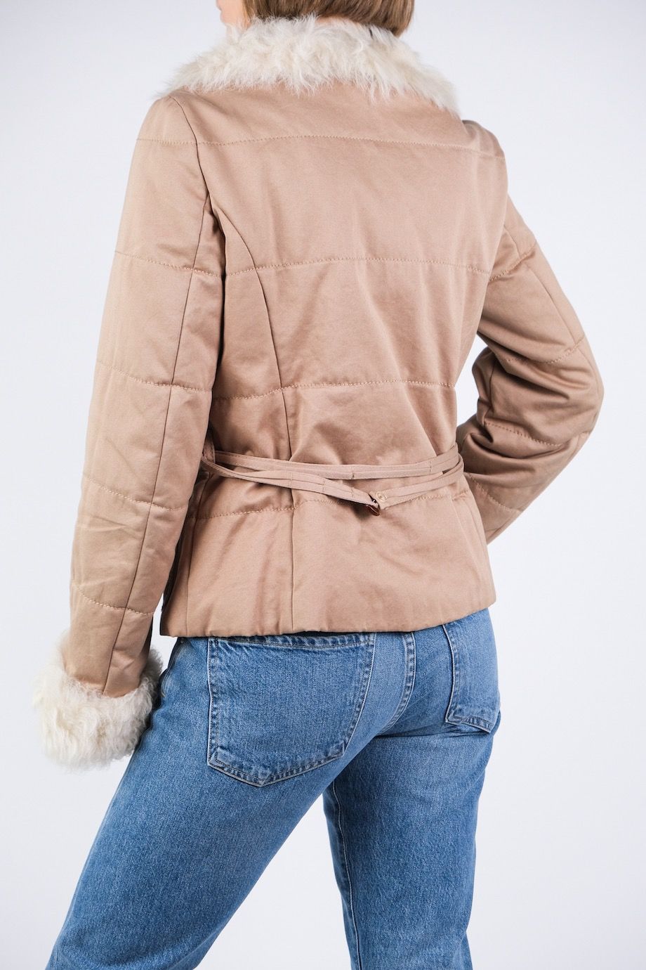 image 2 Куртка бежевого цвета с меховыми вставками