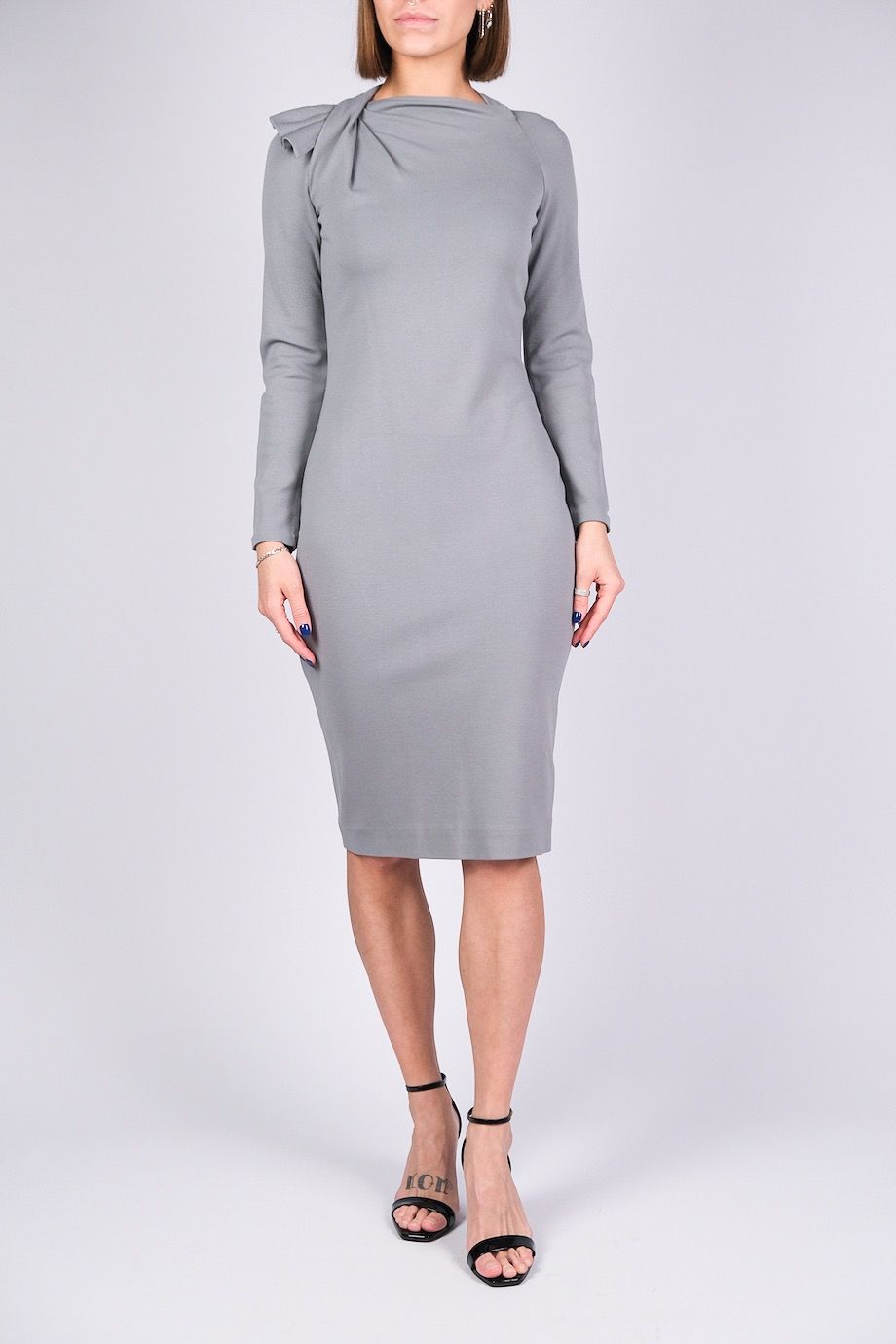 image 1 Трикотажное платье серого цвета с длинным рукавом