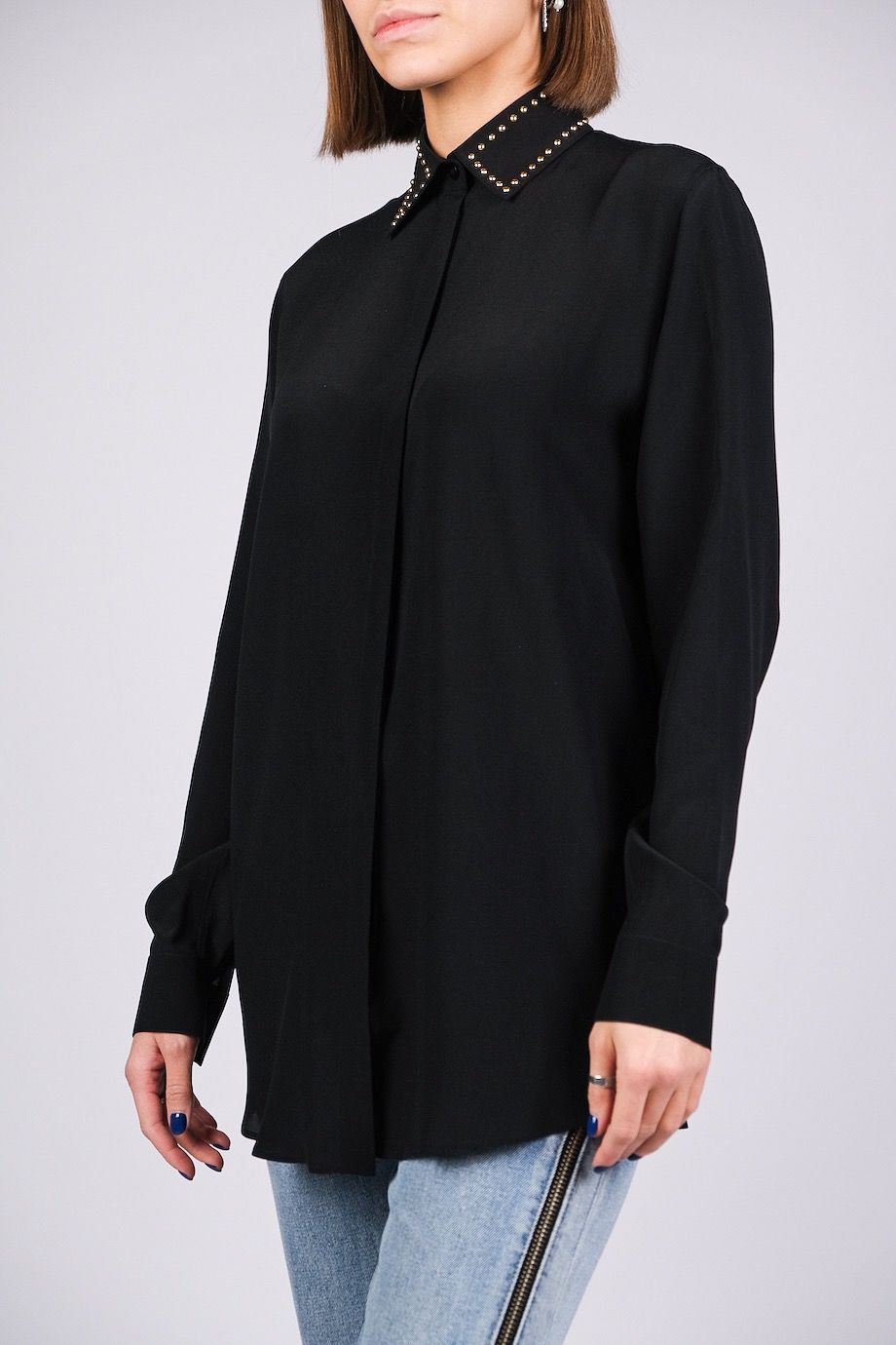 image 2 Блуза чёрного цвета с декором на воротнике