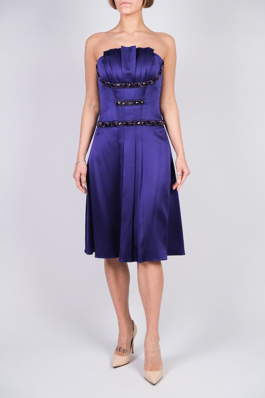 image 1 Платье фиолетового цвета без бретелей с декором