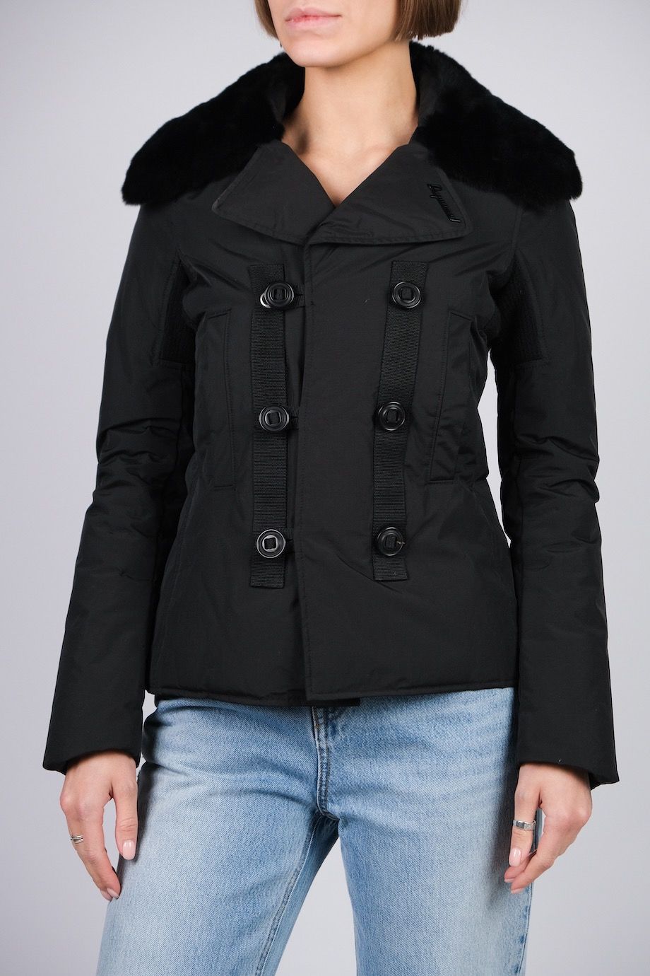 image 1 Куртка чёрного цвета с меховым воротником