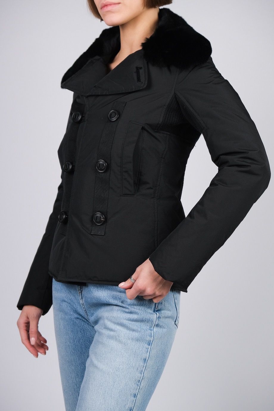 image 2 Куртка чёрного цвета с меховым воротником