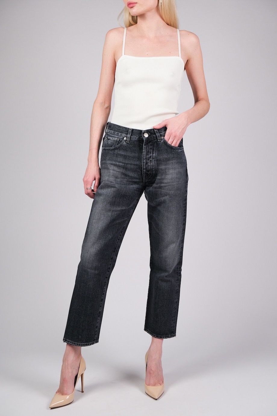 image 1 Укороченные джинсы серого цвета