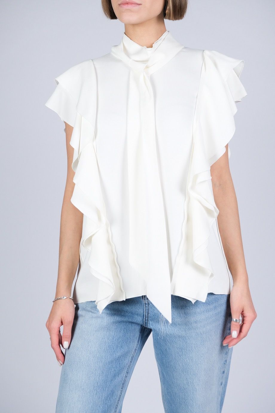 image 1 Блуза молочного цвета с воланами