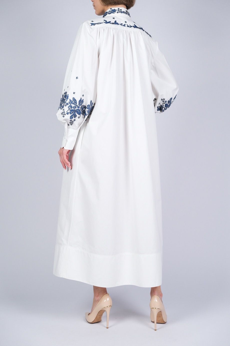 image 3 Платье белого цвета расшитое бисером