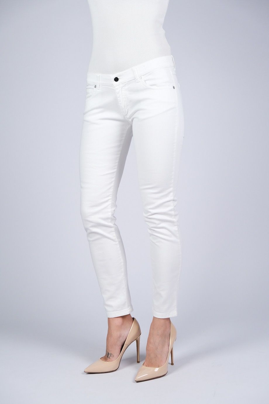 image 3 Зауженные джинсы белого цвета