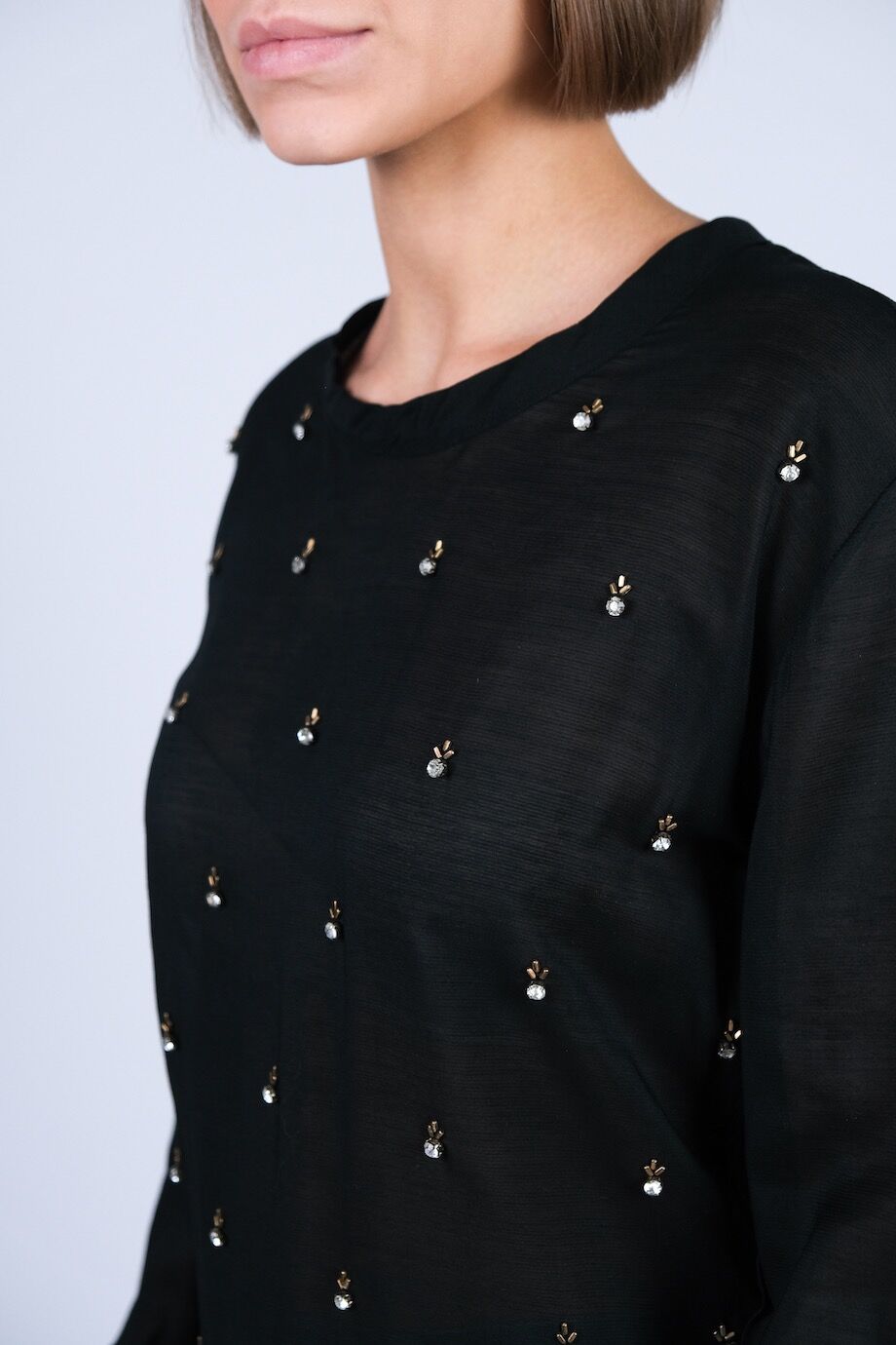 image 4 Блуза черного цвета декорированная стразами