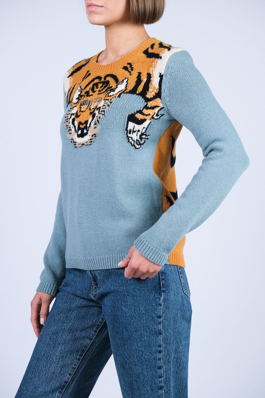 image 2 Джемпер голубого цвета с тигром