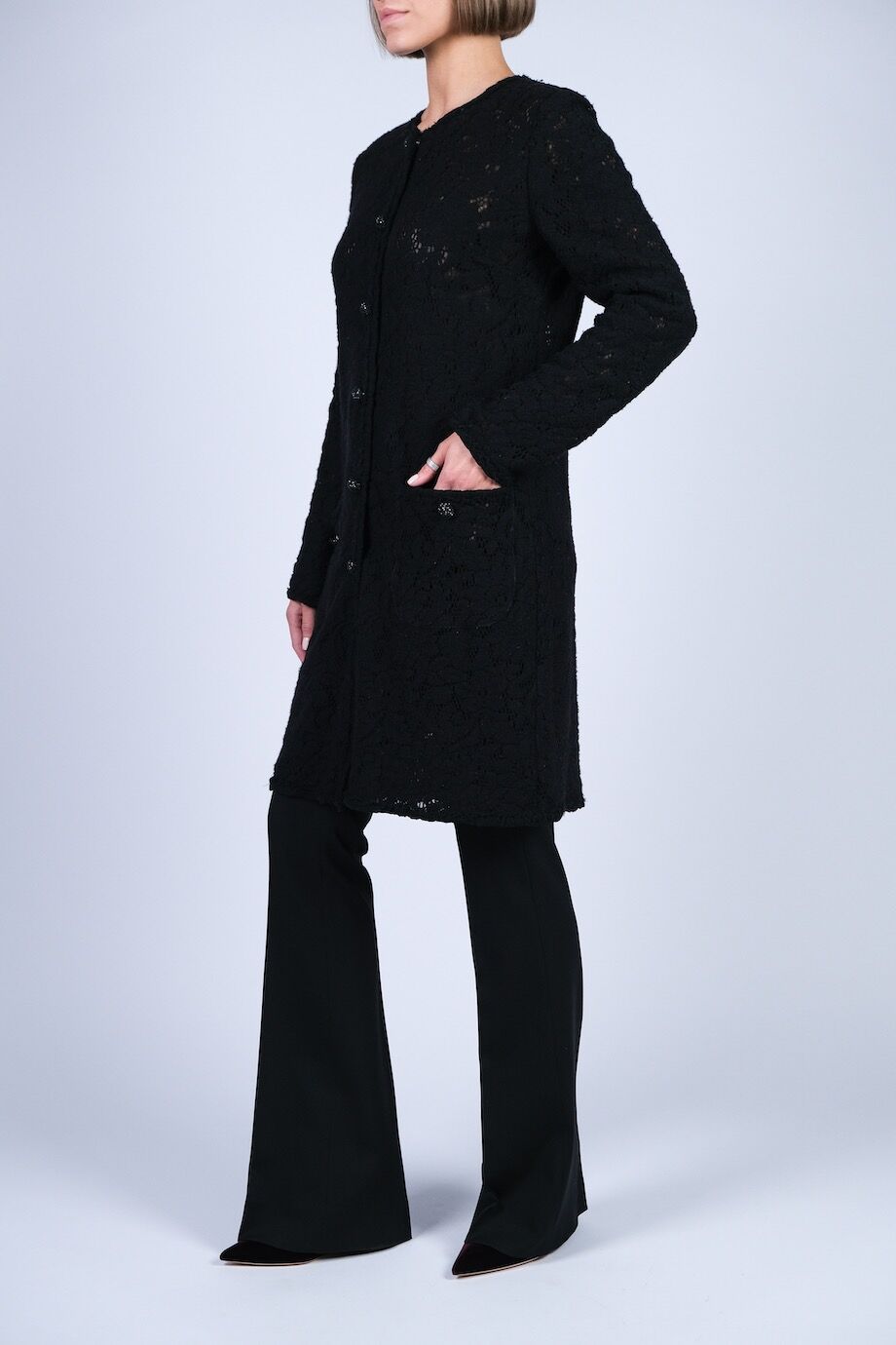 image 2 Кружевное пальто чёрного цвета с пуговицами