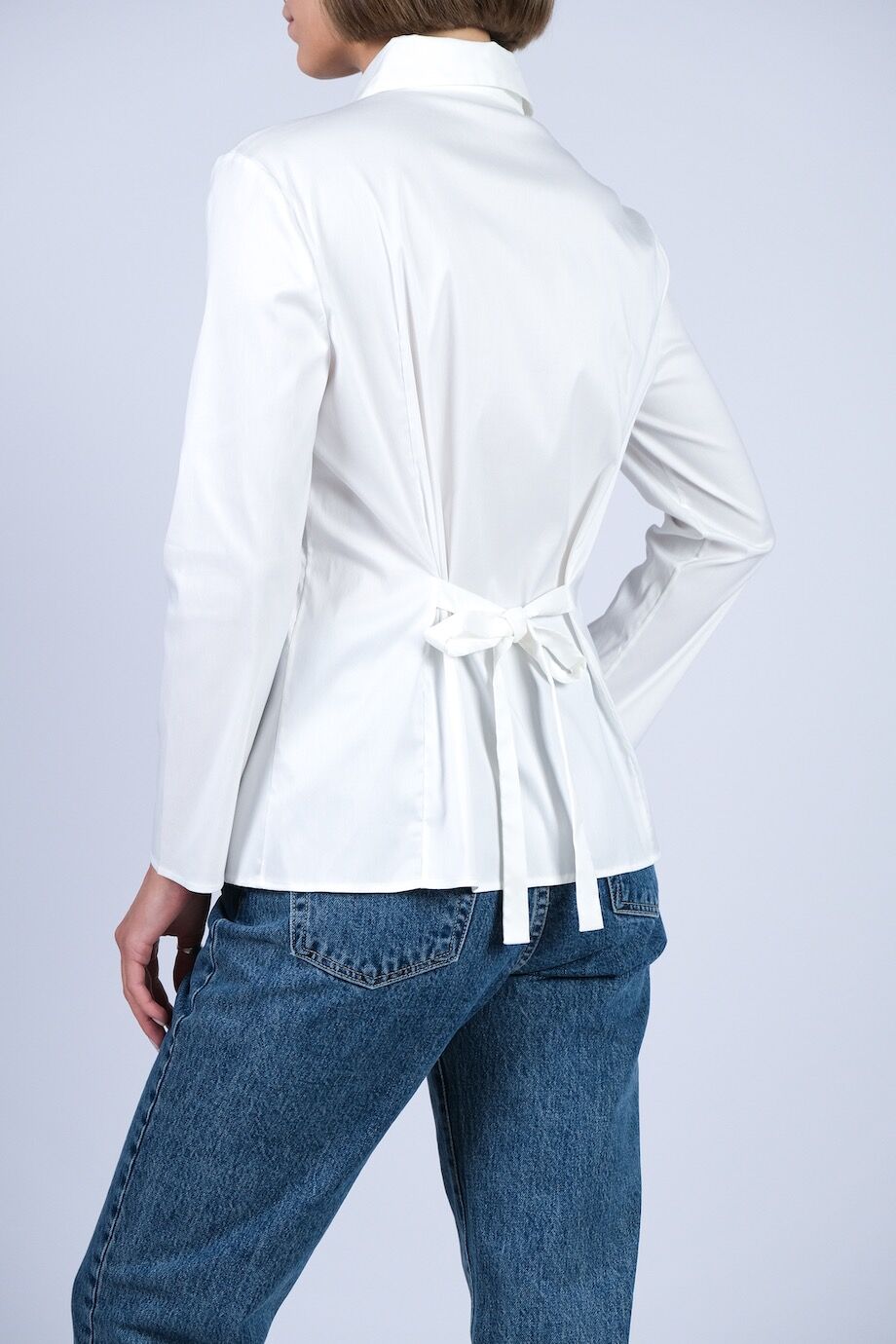 image 3 Рубашка белого цвета с поясом
