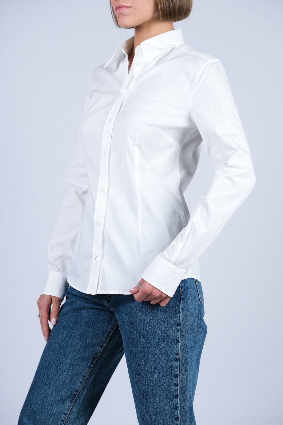 image 2 Рубашка белого цвета с выточками