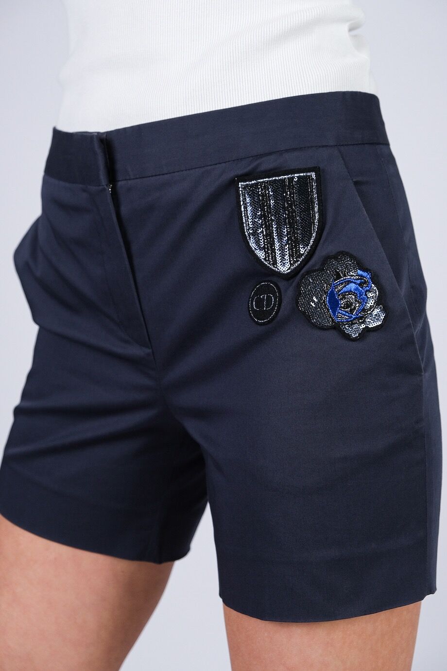 image 5 Хлопковые шорты темно-синего цвета с декором