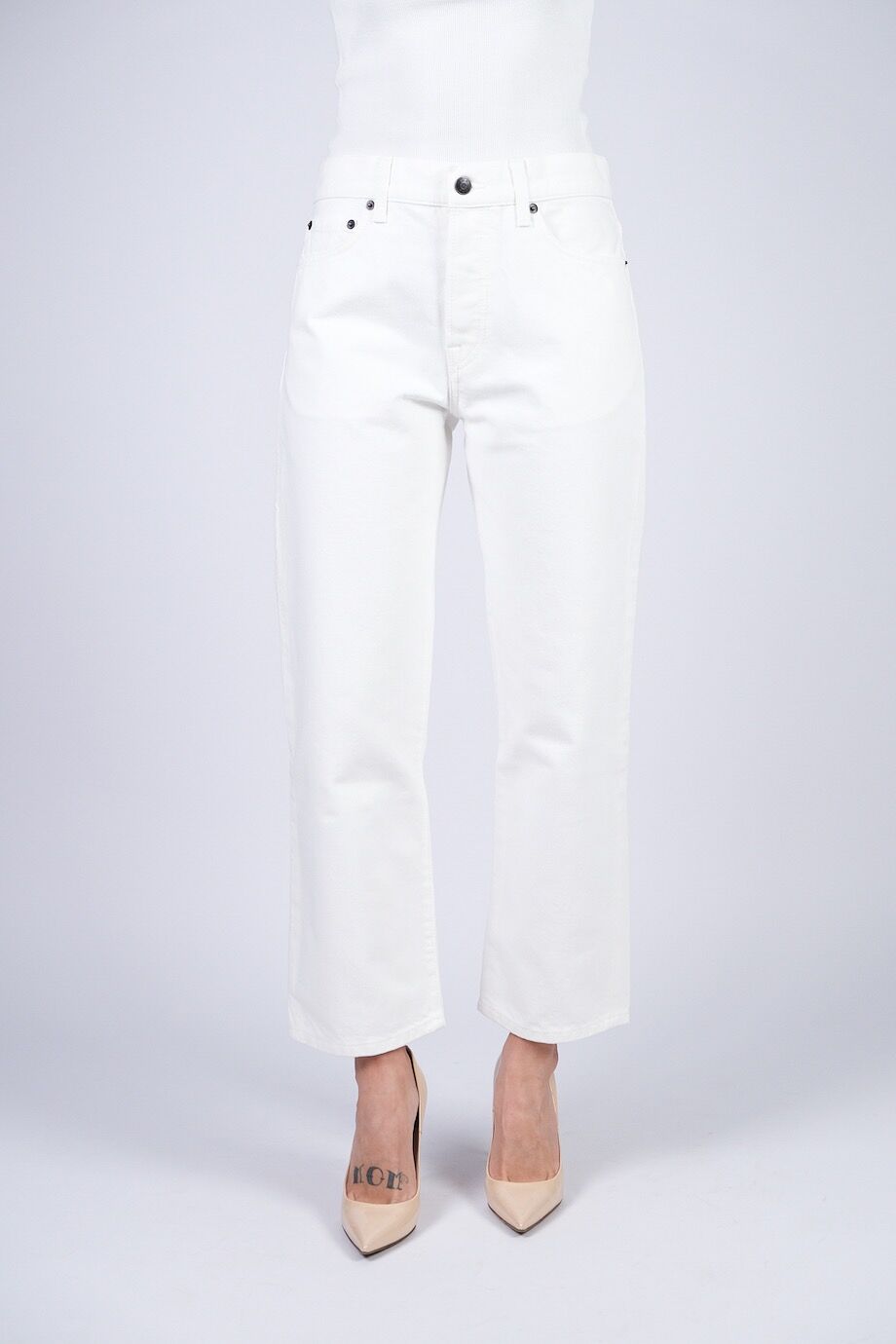 image 2 Укороченные джинсы белого цвета