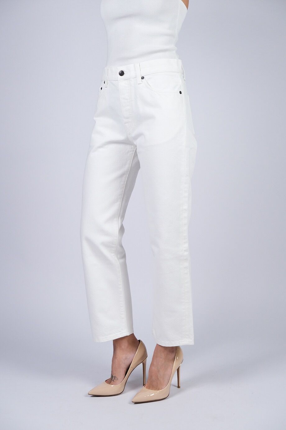 image 3 Укороченные джинсы белого цвета
